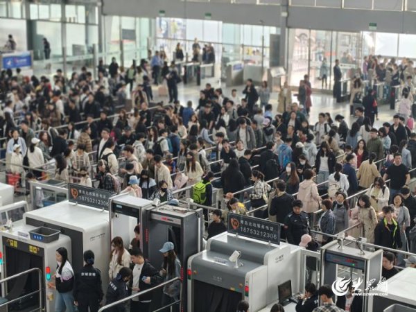 广升网 五一小长假 铁路青岛站预计发送旅客124万人次 日均15.5万人次